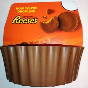 Reese's display bowl with sign
